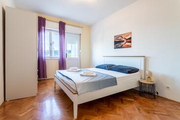 Apartmanok parkolóhellyel Vinisce, Trogir - 1165