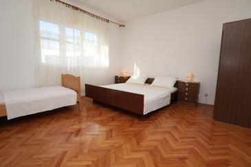 Apartamentos con parking Vinisce, Trogir - 1165