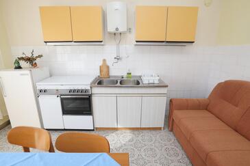 Apartamentos con parking Vinisce, Trogir - 1165