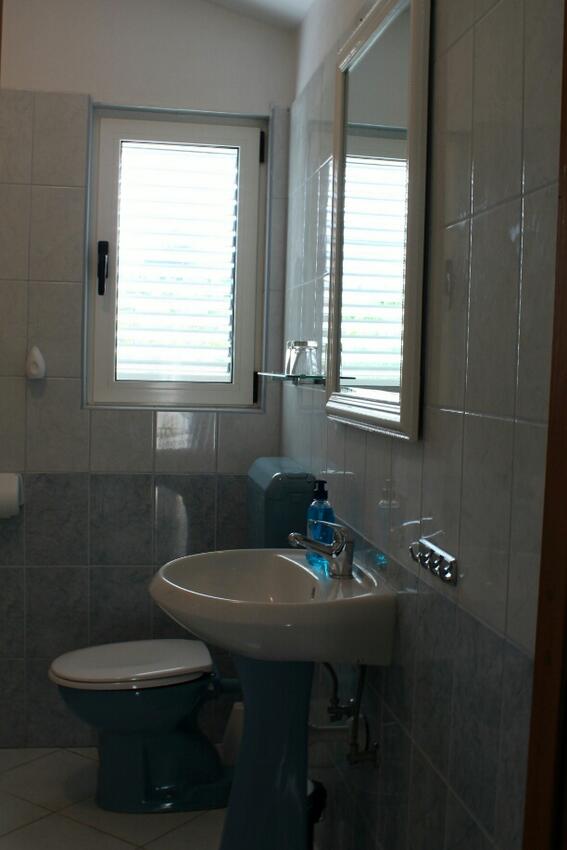 A-11672-a - Private accommodation - Apartments by the sea Lukoran, Ugljan