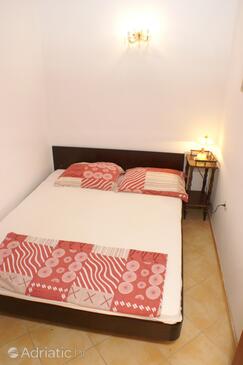 Апартаменти біля моря Вінішче - Vinišće, Трогір - Trogir - 1168