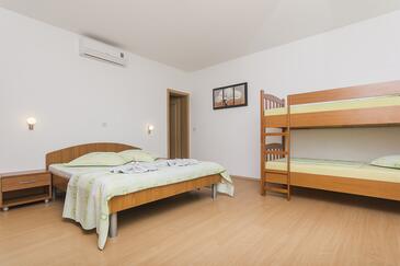 Apartmanok parkolóhellyel Brela, Makarska - 11687