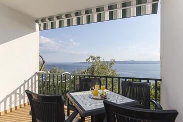 Apartments with parking space Brela, Makarska - 11687