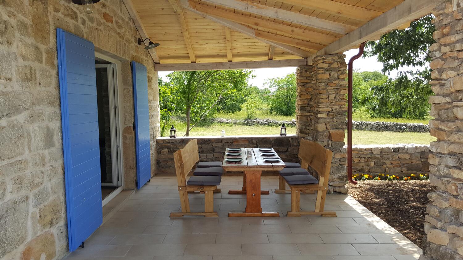 Ház családok részére medencével Puljane, Krka - 11688