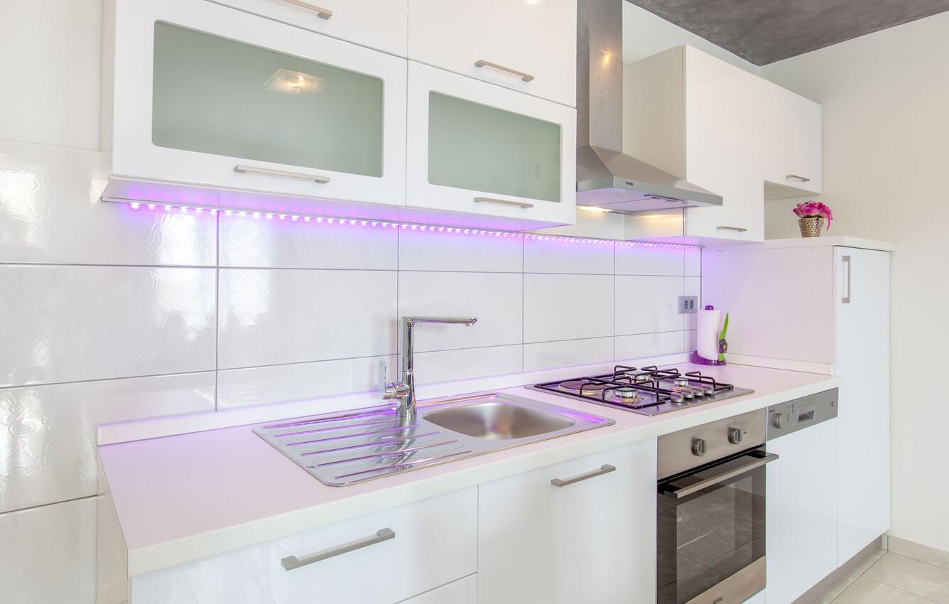 A-11699-a - Private accommodation - Apartments with a parking space Podstrana, Split