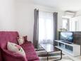 A-11699-a - Private accommodation - Apartments with a parking space Podstrana, Split