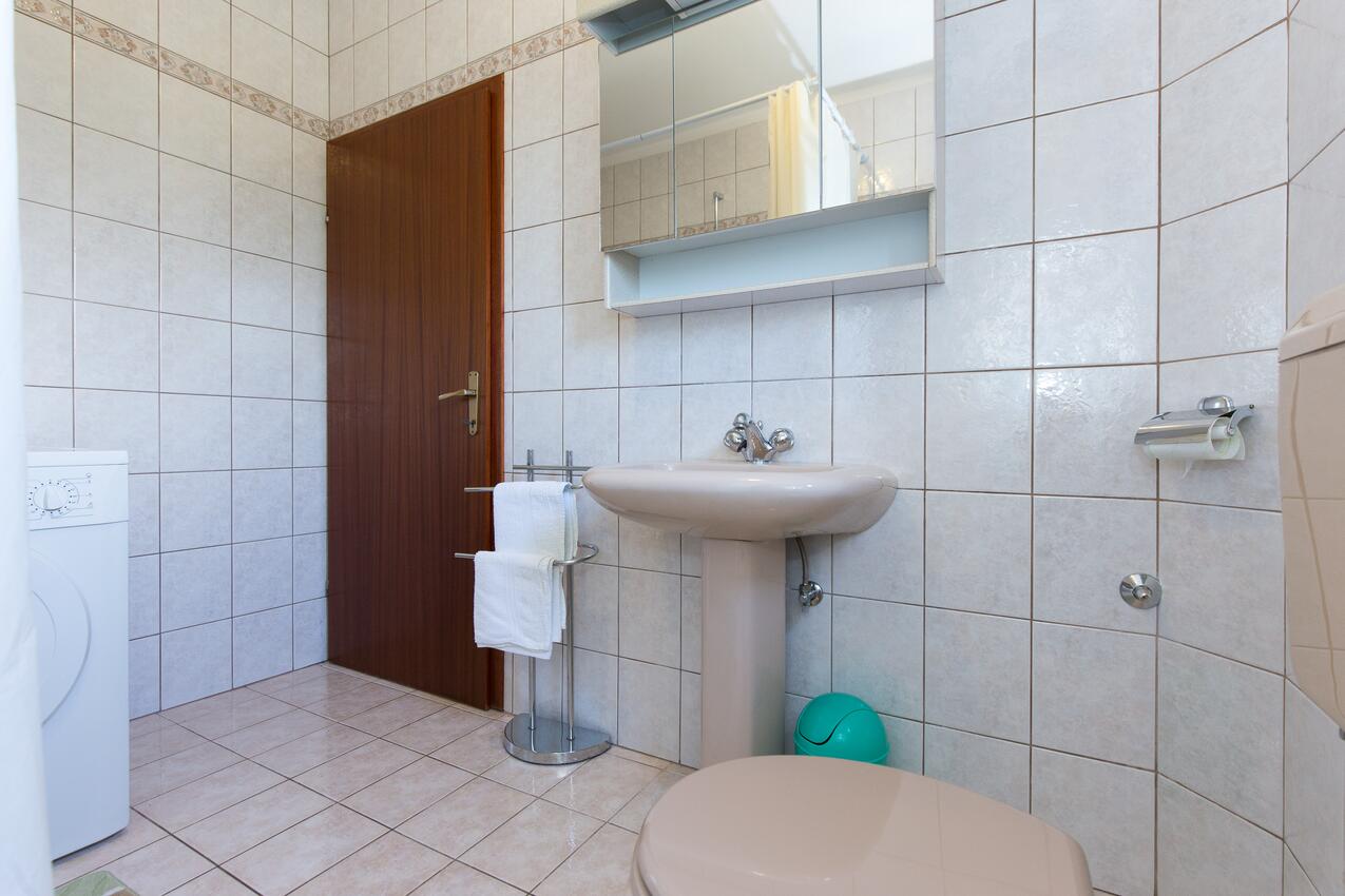 A-11702-a - Private accommodation - Apartments with a parking space Novi Vinodolski