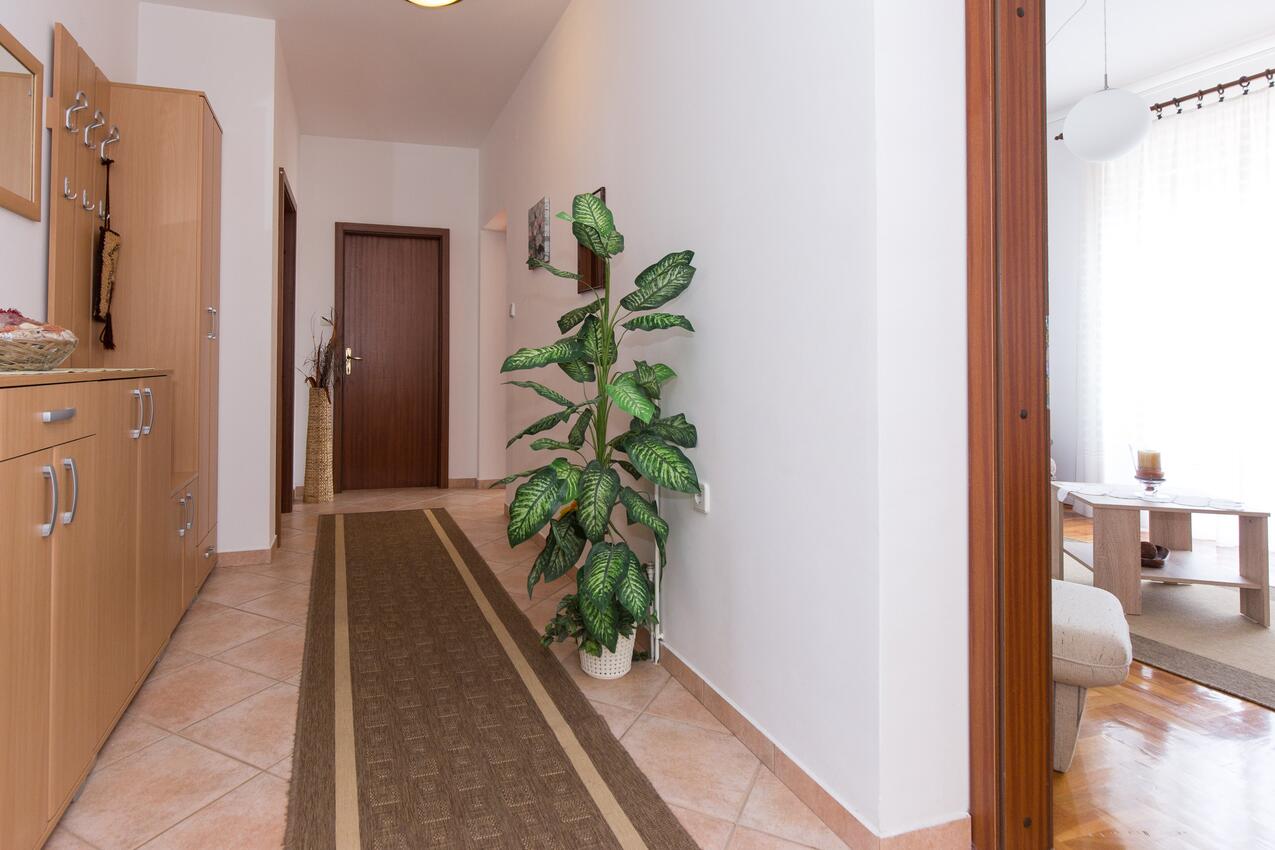 A-11702-a - Private accommodation - Apartments with a parking space Novi Vinodolski