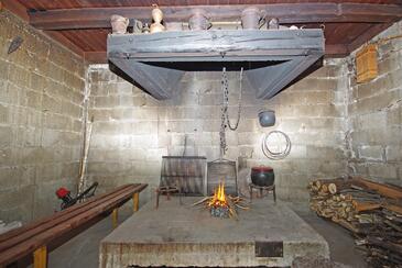 Ferienwohnungen mit Parkplatz Podaspilje, Omis - 11708