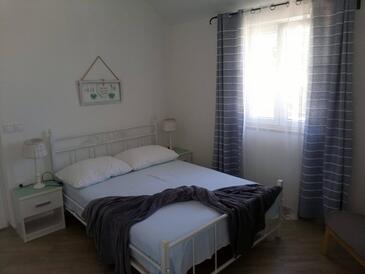 Ház családok részére medencével Postira, Brac - 11742