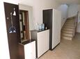 Chodba Barbat, Chodba v ubytování typu apartment, s klimatizací, domácí mazlíčci povoleni a WiFi.