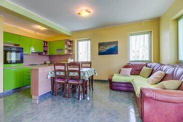 Apartamentos y habitaciones junto al mar Nerezine, Losinj - 11815
