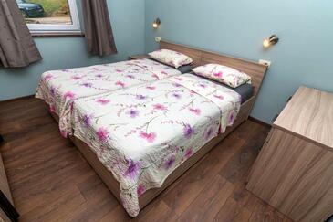 Apartamente şi camere lângă mare Nerezine, Losinj - 11815