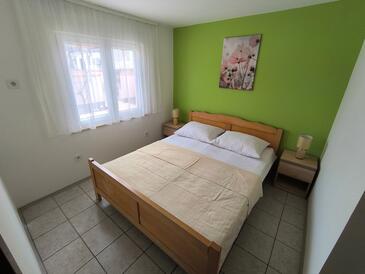 Apartmanok családok részére medencével Sabunike, Zadar - 11837