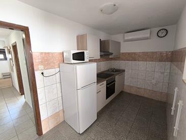 Апартаменты для семьи с бассейном Сабунике - Sabunike, Задар - Zadar - 11837