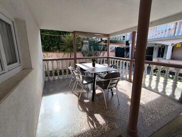 Apartmanok családok részére medencével Sabunike, Zadar - 11837