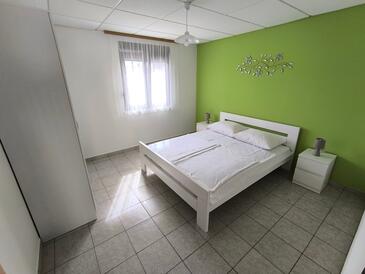 Family-friendly apartments with swimming pool Sabunike, Zadar - 11837