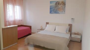 Apartments with parking space Starigrad, Paklenica - 11848