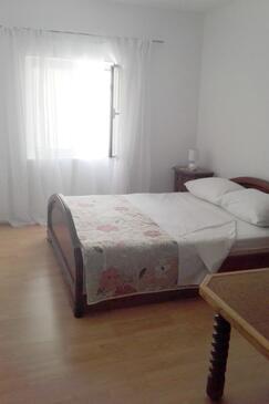 Apartments with parking space Starigrad, Paklenica - 11848
