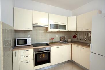 Apartmány s bazénom pri mori Zečevo Rtić, Rogoznica - 11869