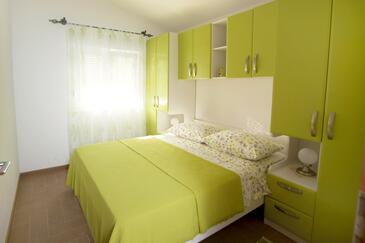 Apartmani uz more s bazenom Zečevo Rtić, Rogoznica - 11869