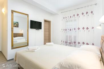 Seaside house with a swimming pool Bušinci, Čiovo - 11882