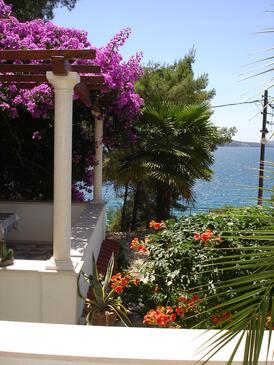 Apartments with terrace Trogir, Central Dalmatia