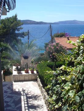 Apartments with terrace Trogir, Central Dalmatia
