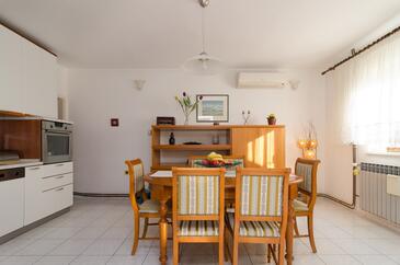 Apartments with parking space Nin, Zadar - 11900