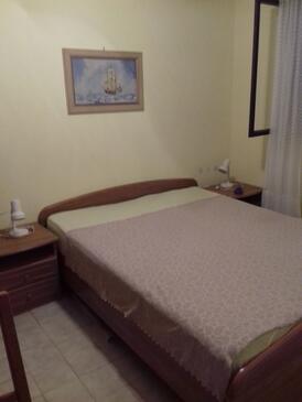 Apartments by the sea Bobovišća na Moru, Brač - 11901