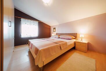 Apartamente cu piscină potrivite pentru familiile cu copii Ljubac, Zadar - 11922