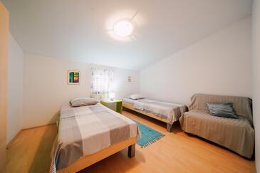 Apartamente cu piscină potrivite pentru familiile cu copii Ljubac, Zadar - 11922