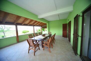 Apartmaji z bazenom za družine z otroci Ljubač, Zadar - 11922