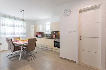 Ferienwohnungen am Meer Podstrana, Split - 11935