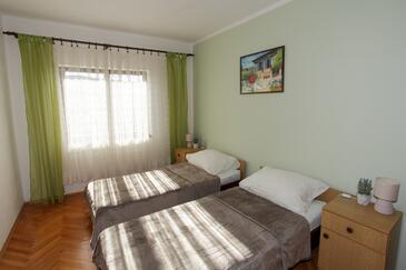 Apartments with parking space Pag - 12035