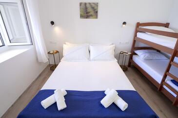 Seaside house for families with children Cove Pokrivenik, Hvar - 12040