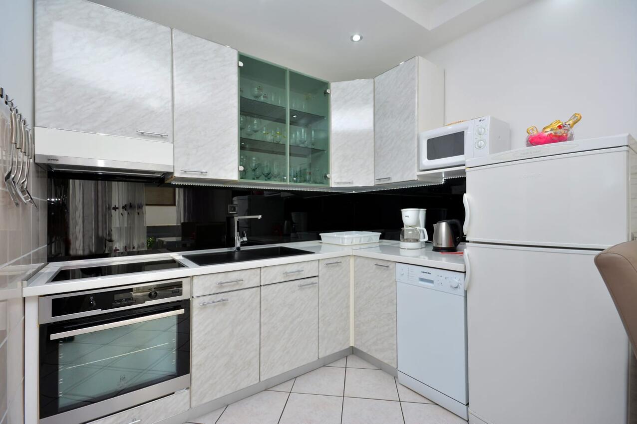 Holiday apartments Podstrana, Split - 12045