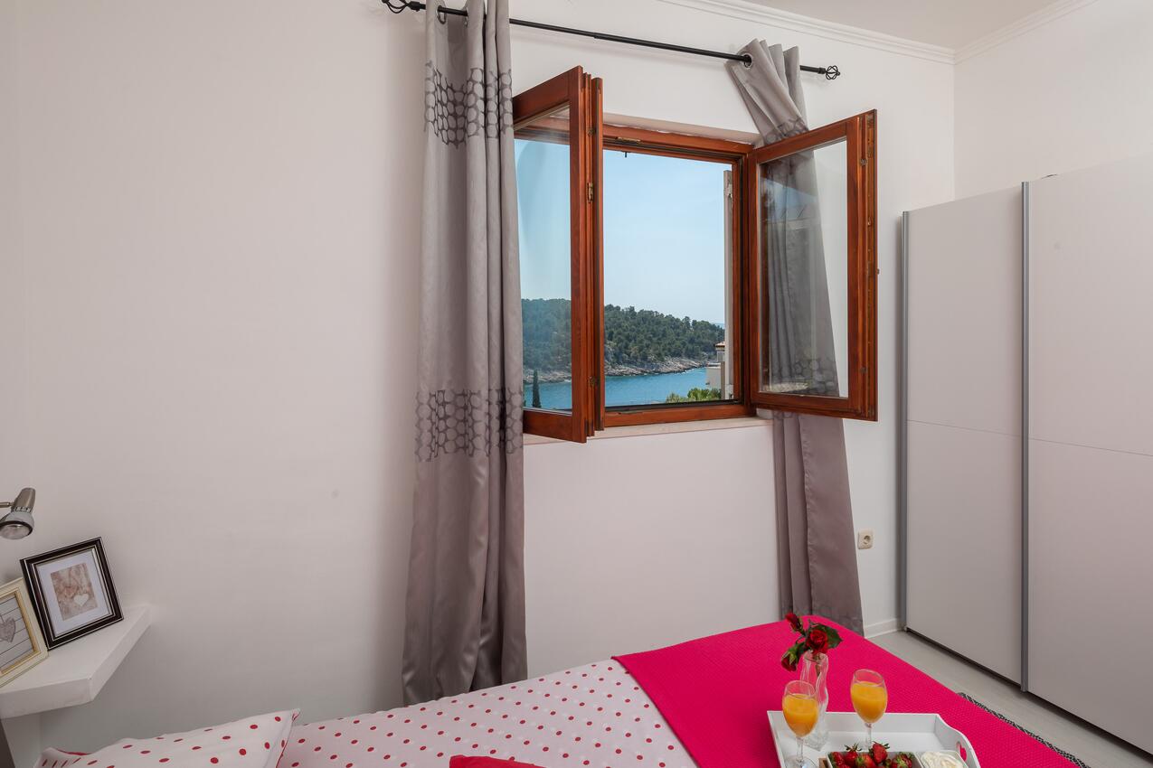 A-12062-a - Private accommodation - Apartments by the sea Cove Osibova, Brač