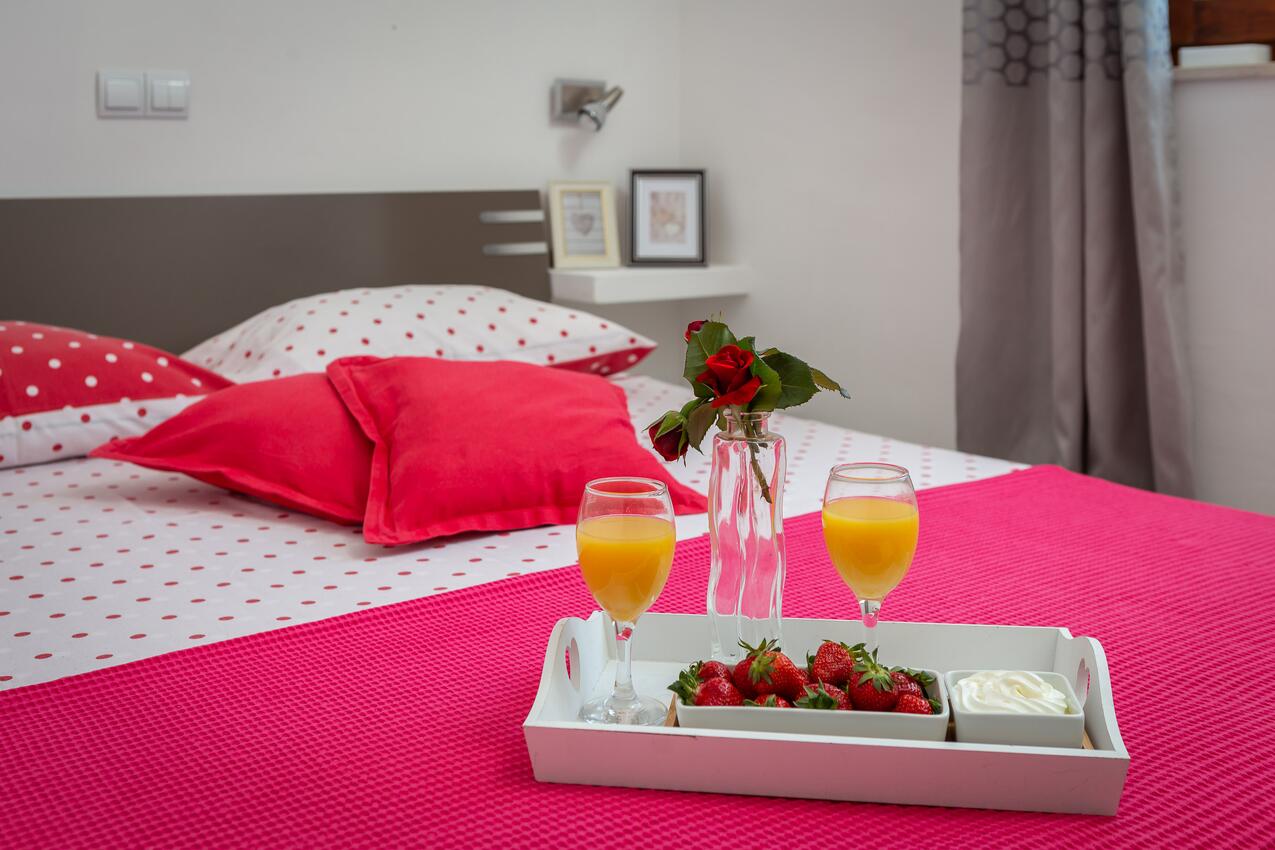 A-12062-a - Private accommodation - Apartments by the sea Cove Osibova, Brač