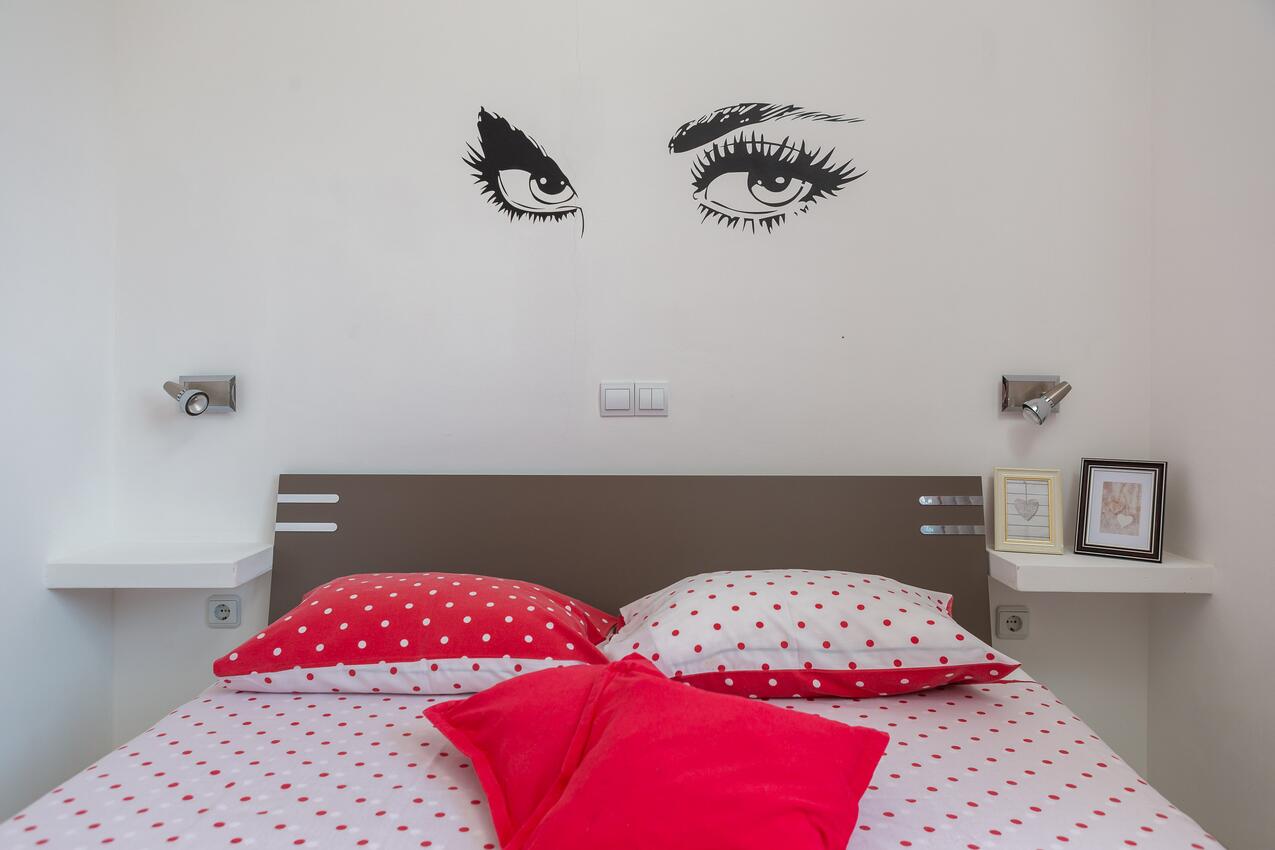 A-12062-a - Private accommodation - Apartments by the sea Cove Osibova, Brač
