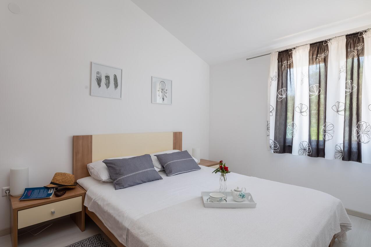 A-12062-b - Private accommodation - Apartments by the sea Cove Osibova, Brač