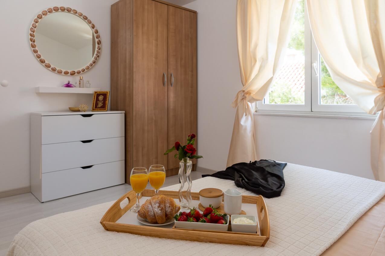 A-12062-b - Private accommodation - Apartments by the sea Cove Osibova, Brač