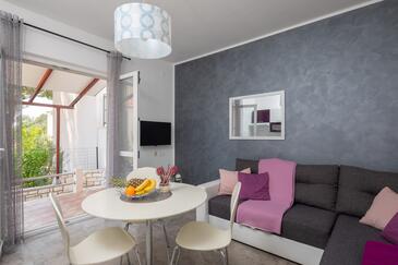 Stue Osibova, Stue i overnattingstype apartment, klimaanlegg tilgjengelig, kjæledyr tillatt jeg WiFi.