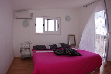 Apartmani s parkingom Makarska - 12063