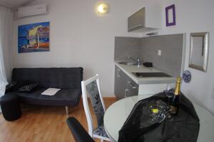 1-Zimmer-Ferienwohnung Makarska (A-12063-d)