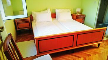 Ferienhaus am Meer Vinisce, Trogir - 12066