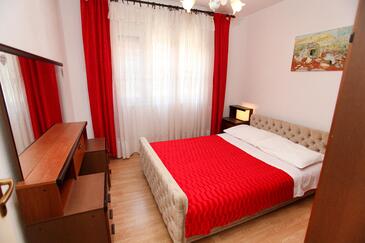 Apartments with parking space Okrug Gornji, Čiovo - 12077