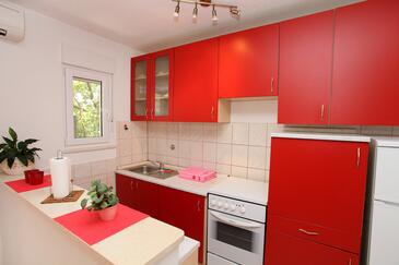 Apartments with parking space Okrug Gornji, Čiovo - 12077