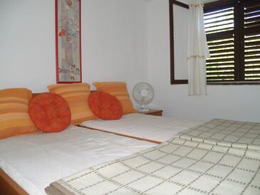 Holiday house with a parking space Kukljica, Ugljan - 12093