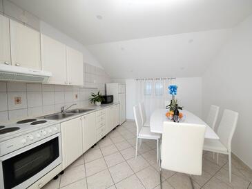 Apartments with swimming pool Crikvenica - 12116